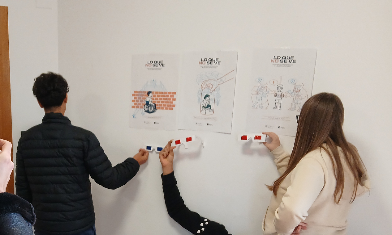 Taller montaje gafas y visualización carteles