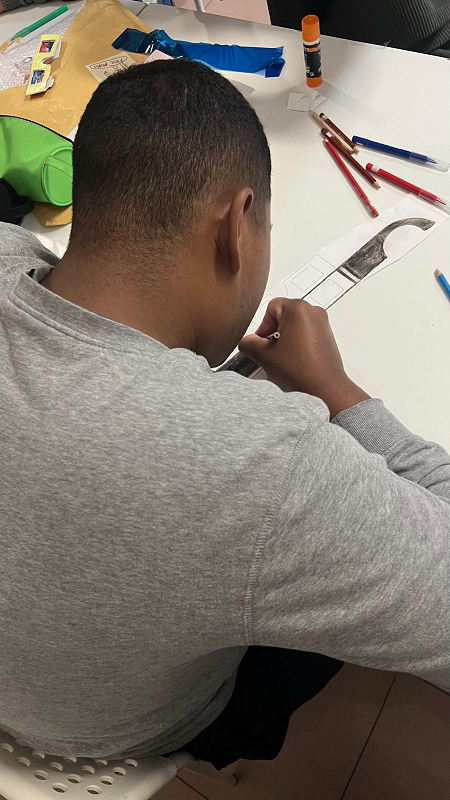 Taller montaje gafas y visualización carteles