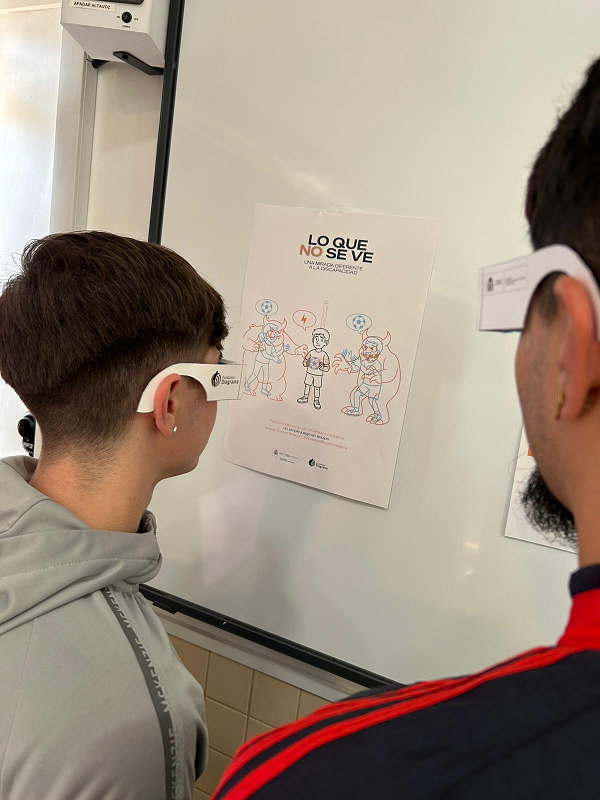 Taller montaje gafas y visualización carteles